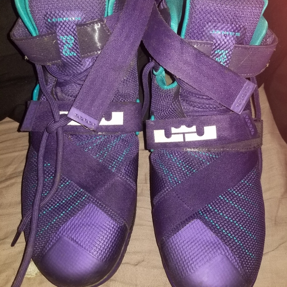 Shoes - Picture 2 of 2